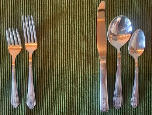 International Silver Royal Saxony Silverware Set- 5 piece settin image indicator(3)