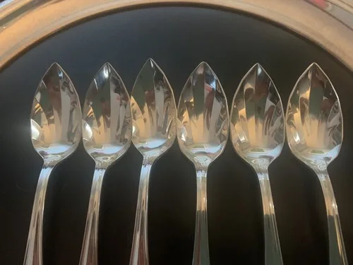 6 Vintage Grapefruit Spoons Rockford S.P. Co. 5 Star image indicator(2)