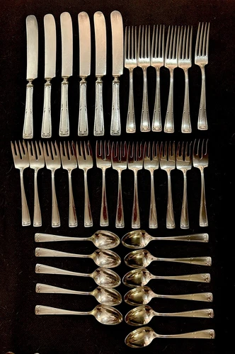 Yourex Silverplate, Victory Pattern, 47 Piece Set