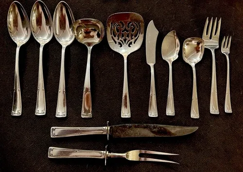 Yourex Silverplate, Victory Pattern, 47 Piece Set image indicator(2)