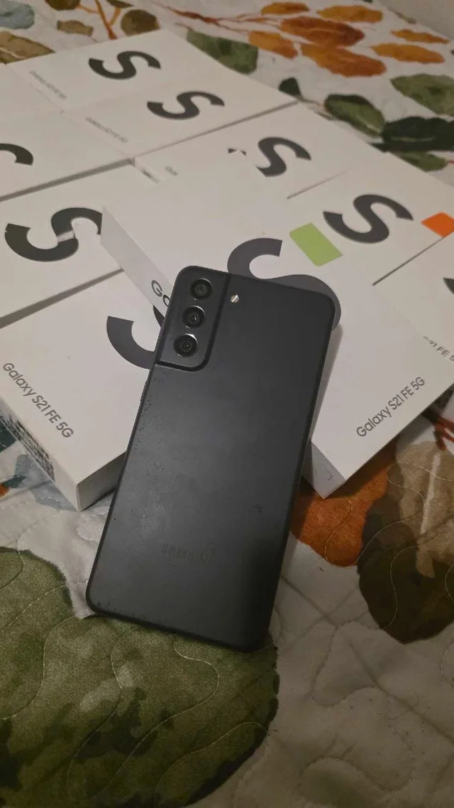 Samsung S21 FE 128gb Unlocked (Multiple Available) image indicator(2)