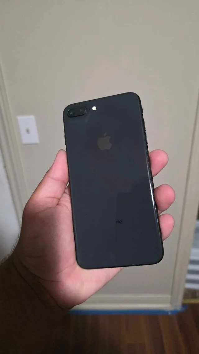 iPhone 8 Plus 64gb Unlocked