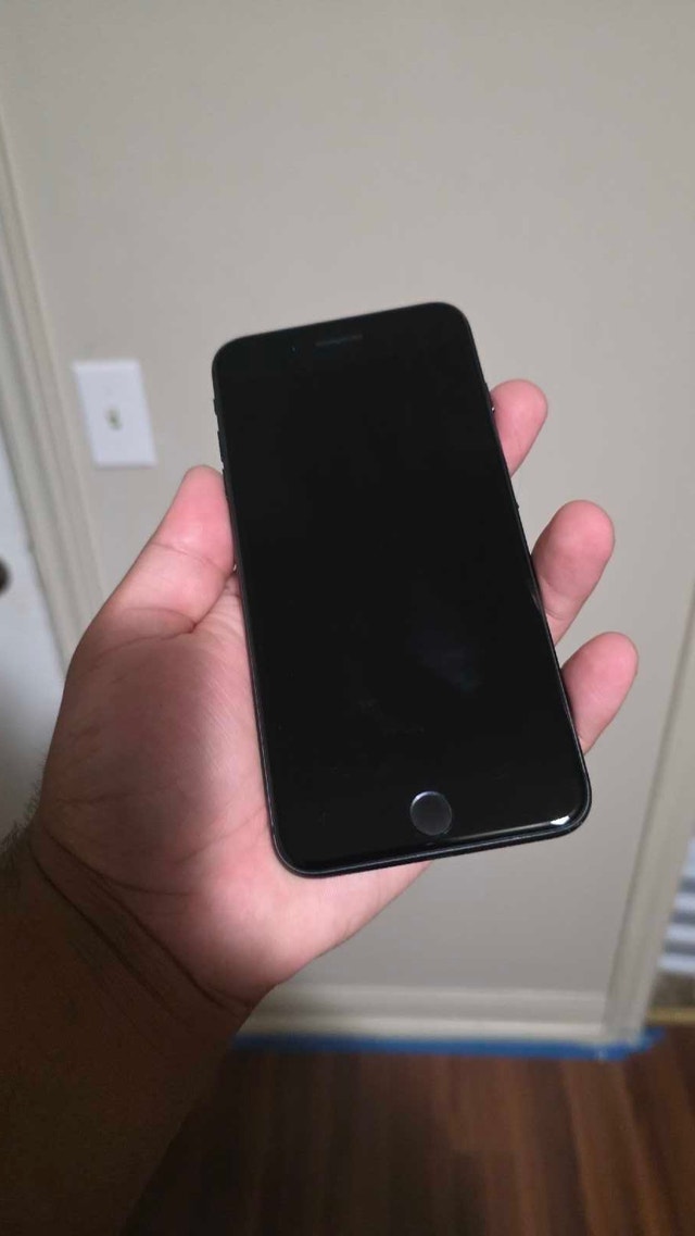 iPhone 8 Plus 64gb Unlocked - photo 2