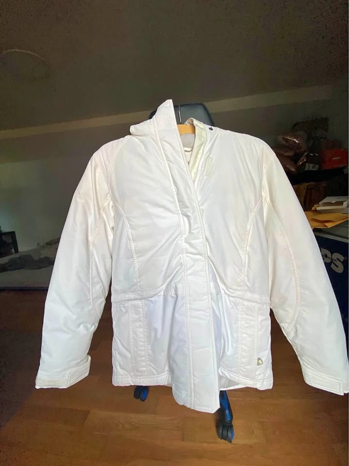 Winter White Jacket XS it’s up so available