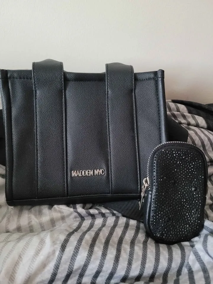 Minimalist black bag with tiny wallet purse image indicator(2)