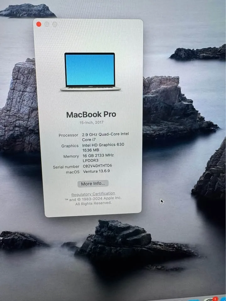 Mac book pro Touch Bar 2017 15” laptop image indicator(2)