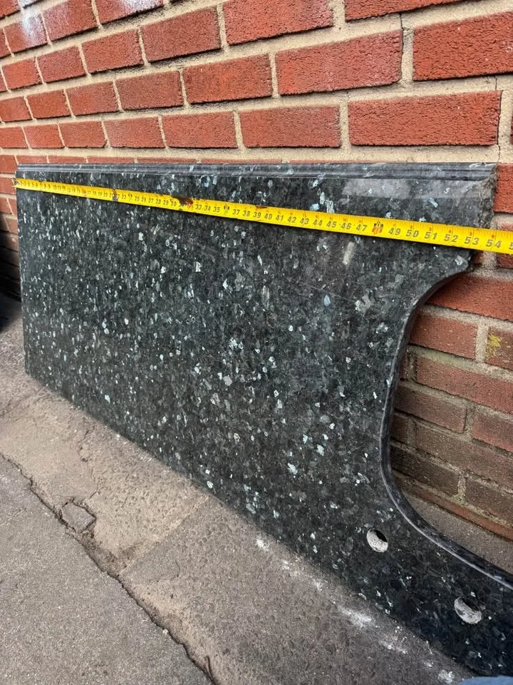 Granite countertop Two pieces! image indicator(2)