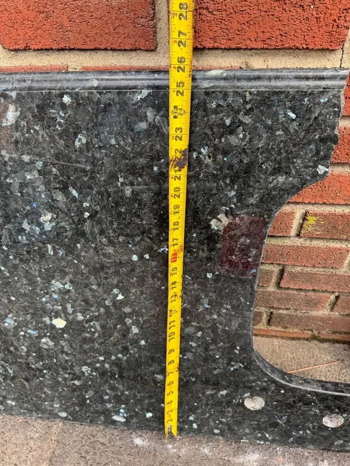 Granite countertop Two pieces! image indicator(4)