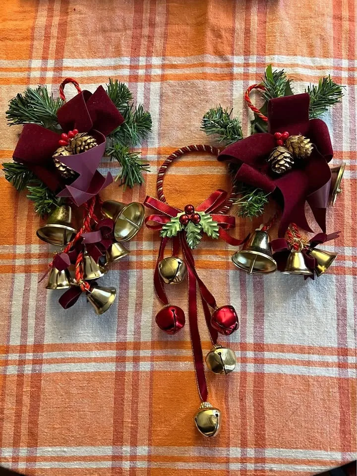 Hanging Christmas bells
