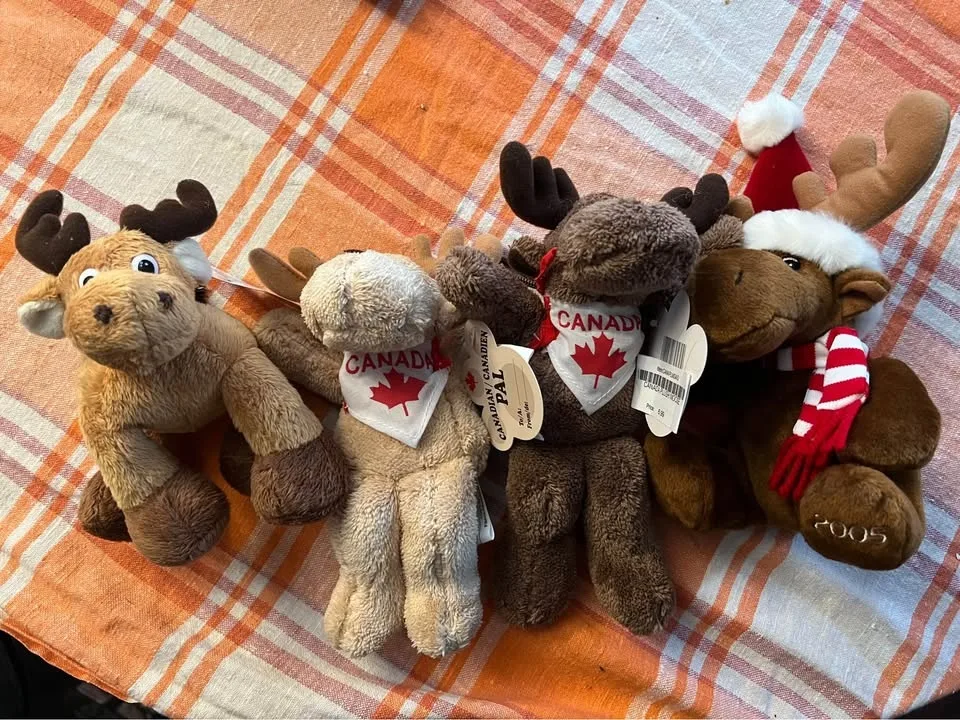 Moose stuffies image indicator(2)