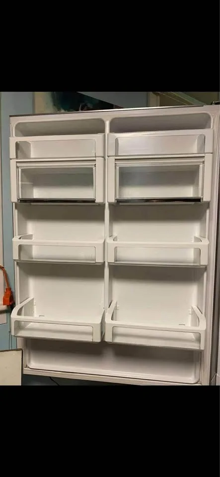 G&E Monogram 36” build in bottom freezer image indicator(6)