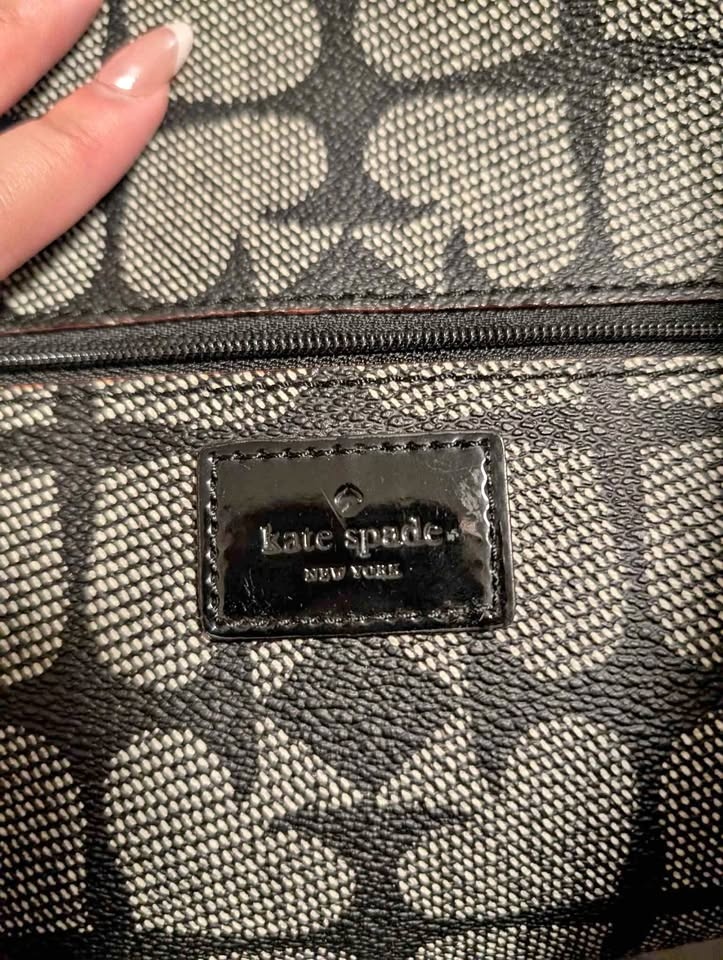 Authentic Kate spade tote bag good for laptop
