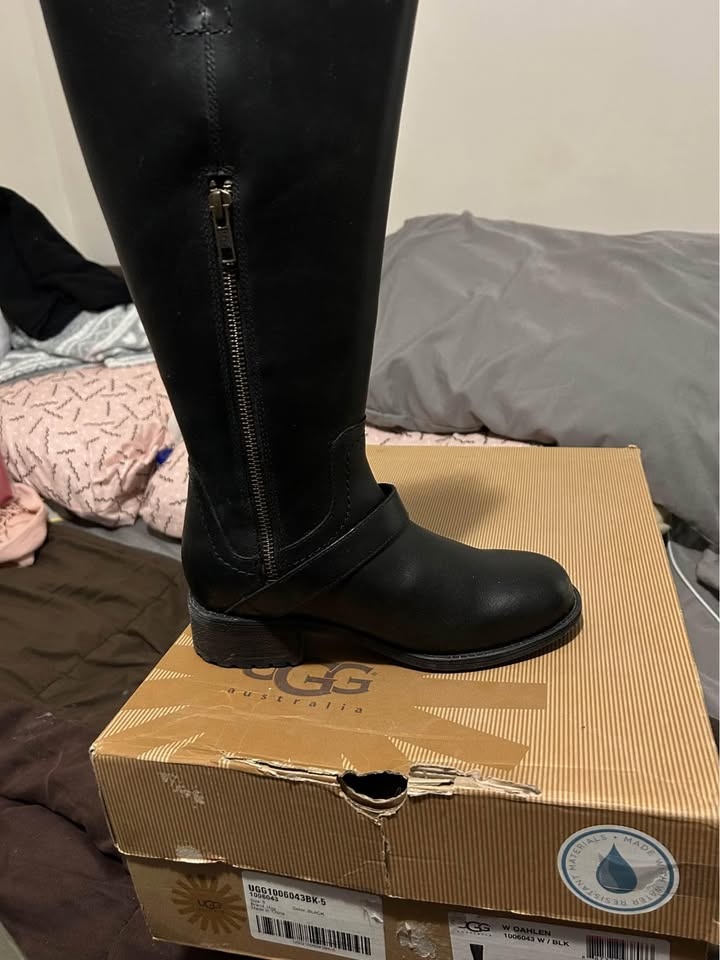 Uggs leather long boots - Brand new - photo 4
