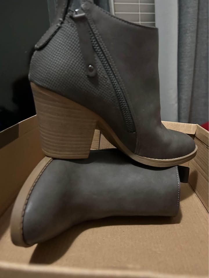 Brand new and stylish Boots size 7 - photo 4