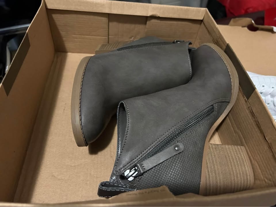Brand new and stylish Boots size 7 - photo 5