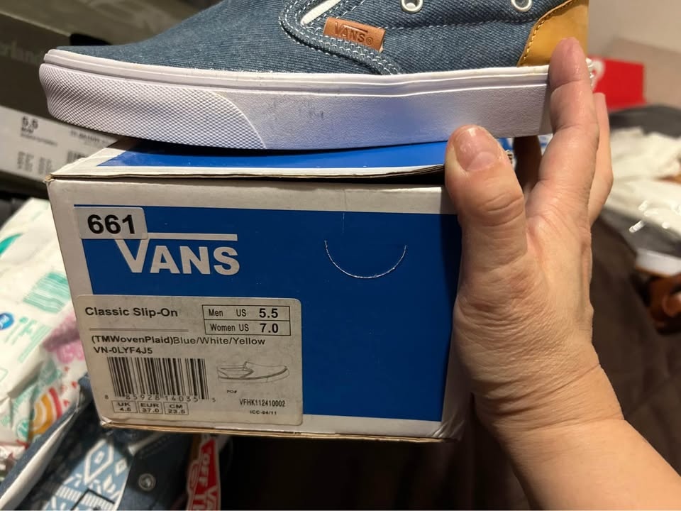 Brand new Vans shoe SIZE 7 - photo 4