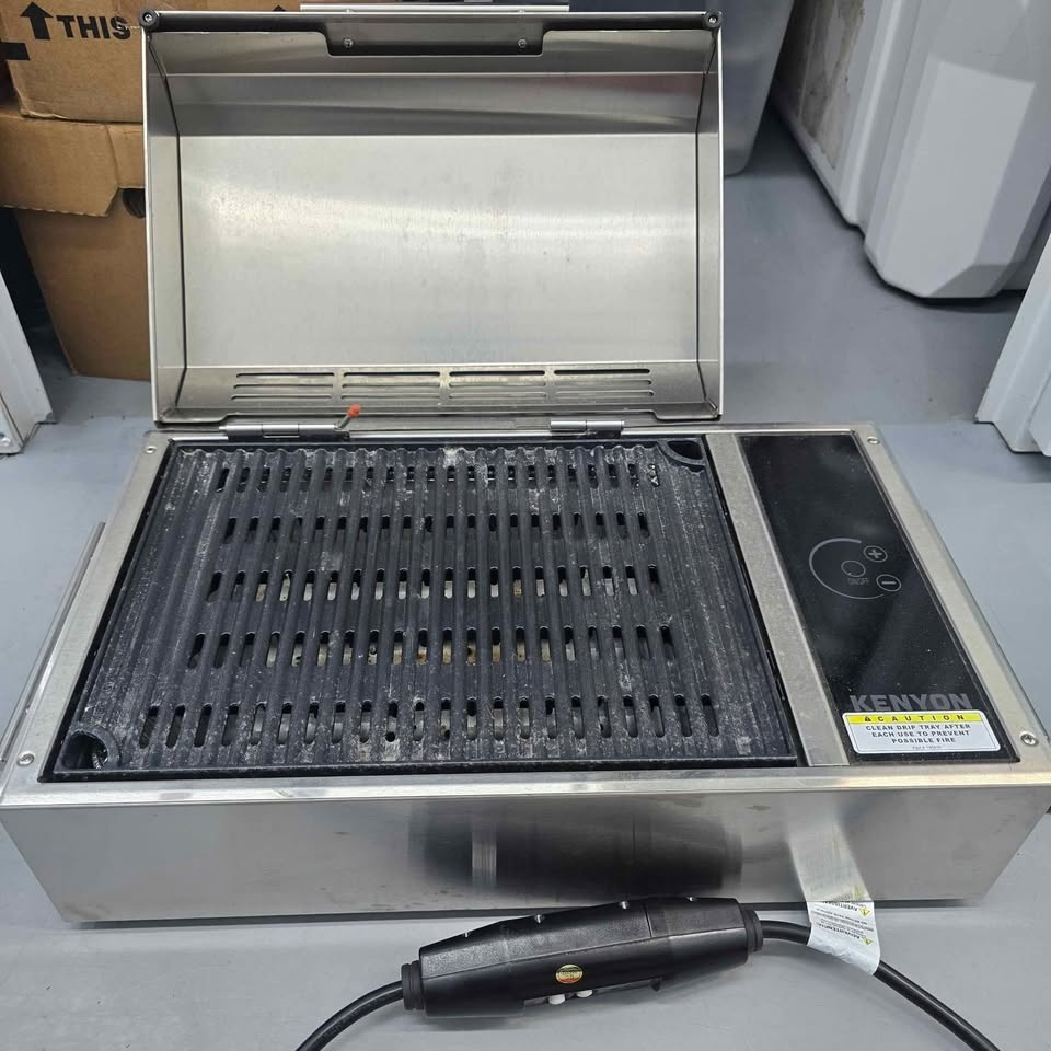 Kenyon B70090 All-Season Grill – Great Condition! - photo 3