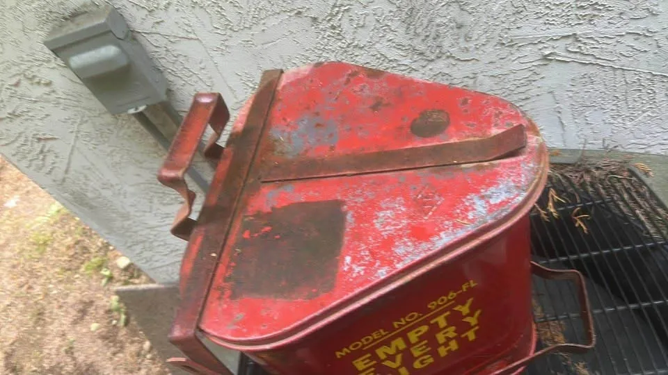 🔥 Vintage Red Safety Fire Can – Model No. 906-FL 🔥 image indicator(2)