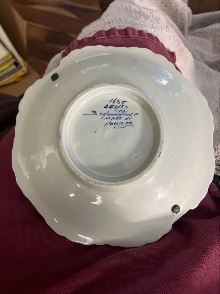 Vintage Delft Blue Hand-Painted Dish image indicator(3)