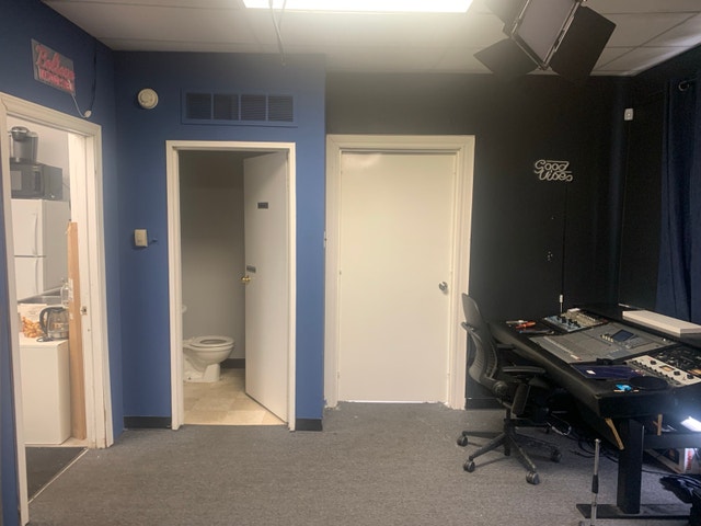 Bright & Flexible Office Space for Rent — North York - photo 3