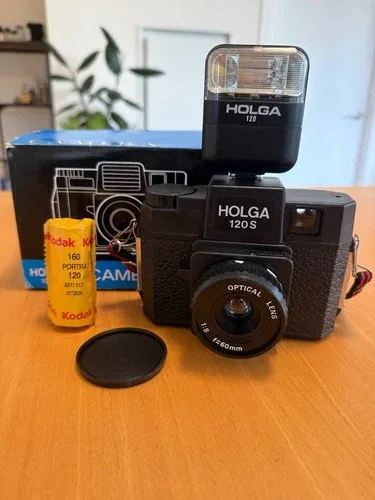 Holga 120 S MINT + Box + Flash + Kodak Film