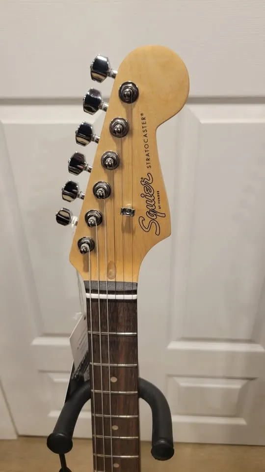 $220 Squier Stratocaster HSS Electric Guitar – Red image indicator(4)