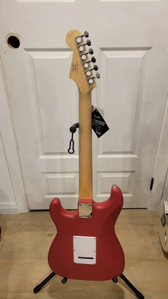 $220 Squier Stratocaster HSS Electric Guitar – Red image indicator(6)
