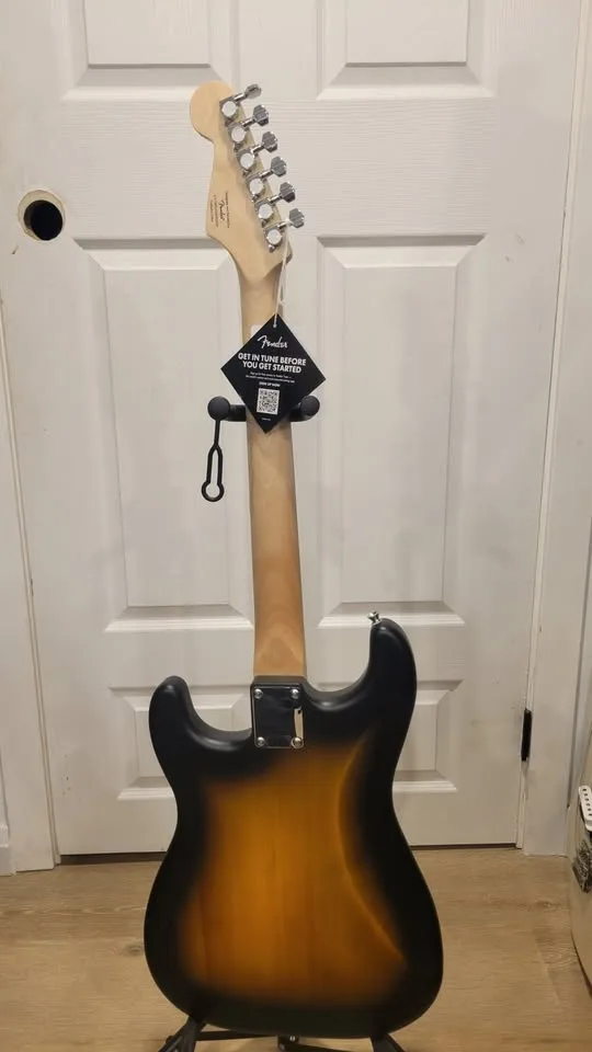 $220 Squier Stratocaster Hardtail HSS - 2-Color Sunburst image indicator(6)