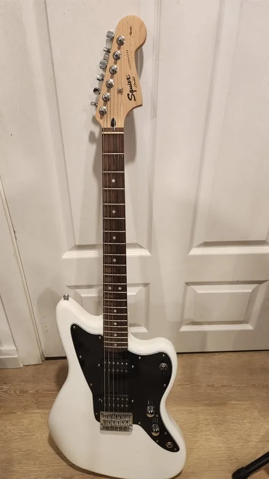 Squier Jazzmaster HH - Arctic White image indicator(2)