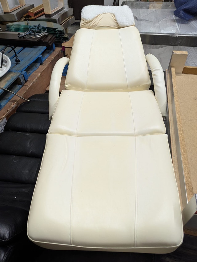 Facial Bed