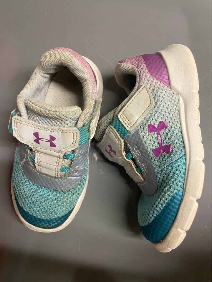 Under Armour kids/toddler shoes size 7 - photo 2