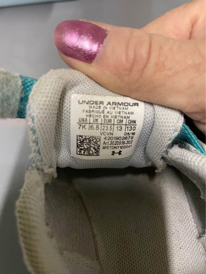 Under Armour kids/toddler shoes size 7 - photo 3
