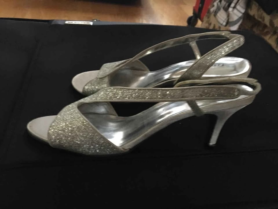 6 pairs of women's heels - photo 5