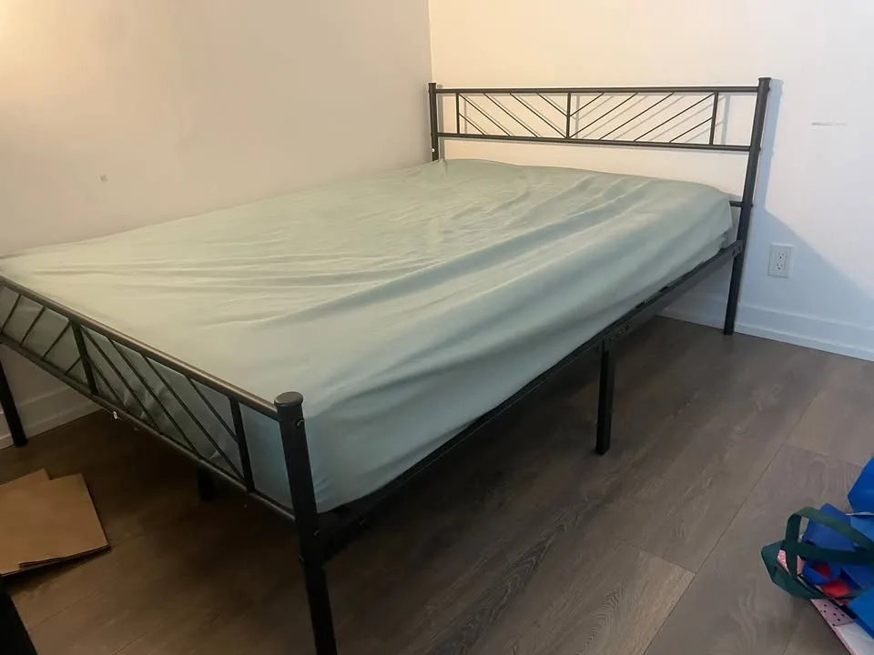 Armanni Platform Bed image indicator(4)