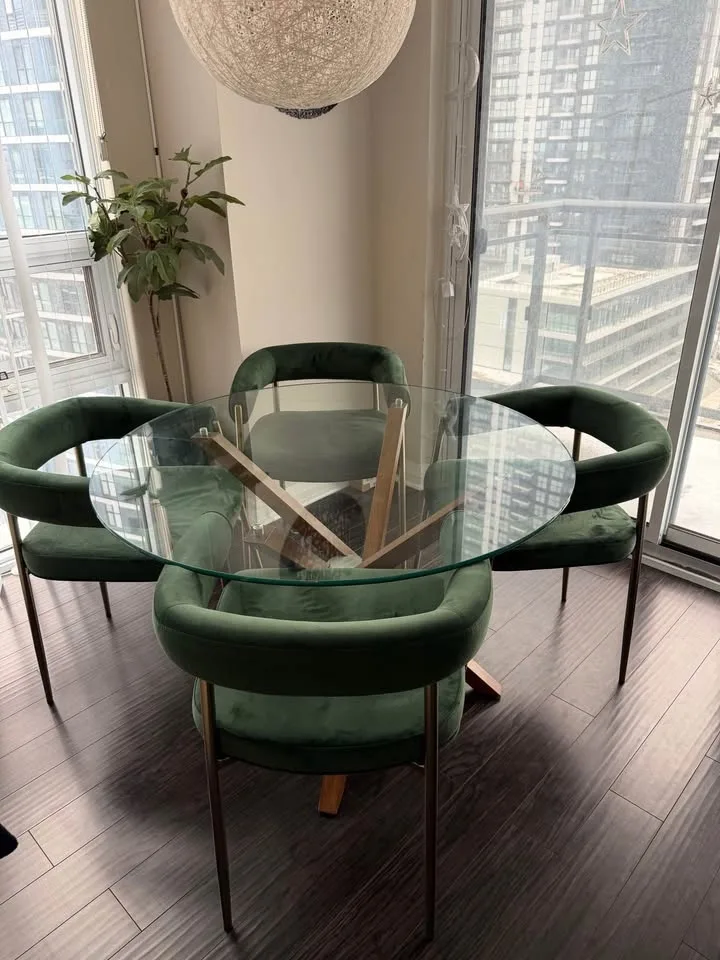 Structube Tauro 4 Green Velvet Dining Chairs EXCELLENT image indicator(4)