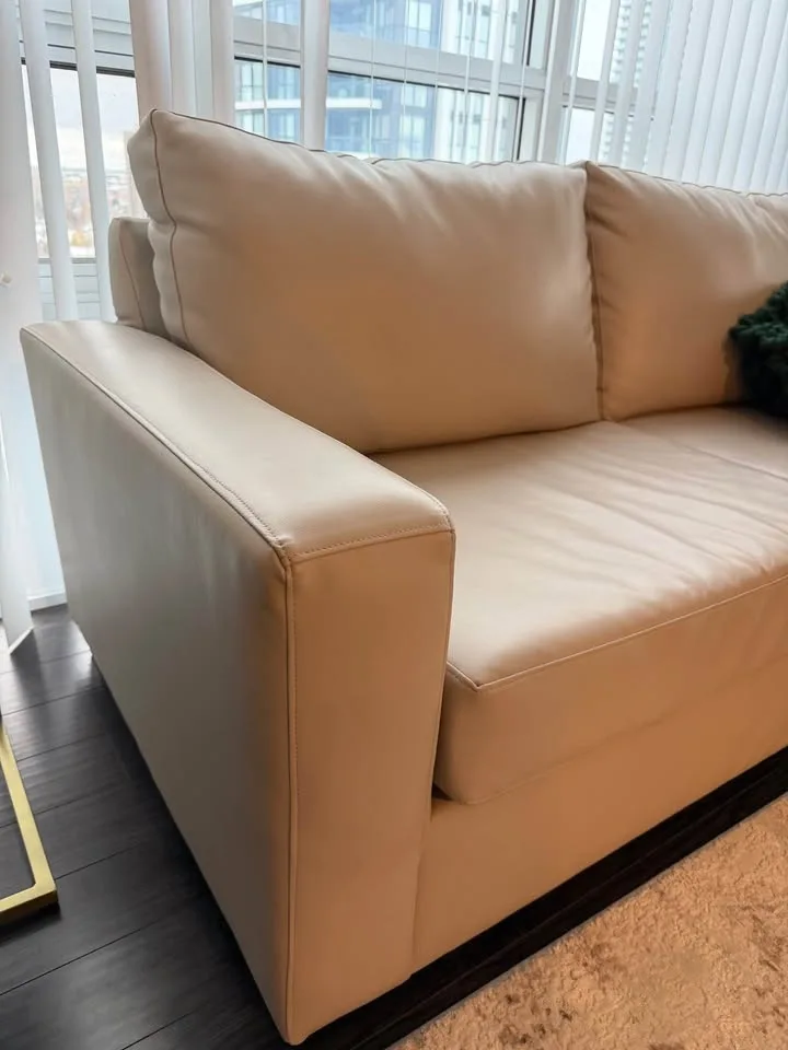 Luxury Leather Sectional - Right Facing Chaise image indicator(2)