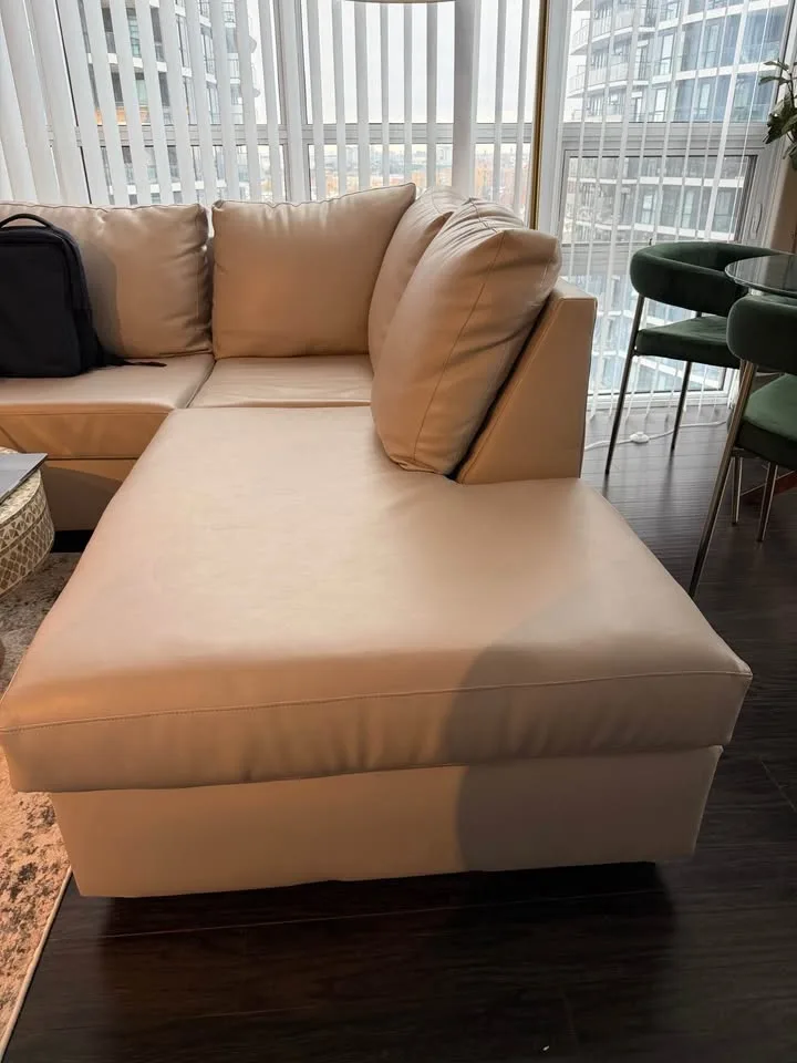 Luxury Leather Sectional - Right Facing Chaise image indicator(5)