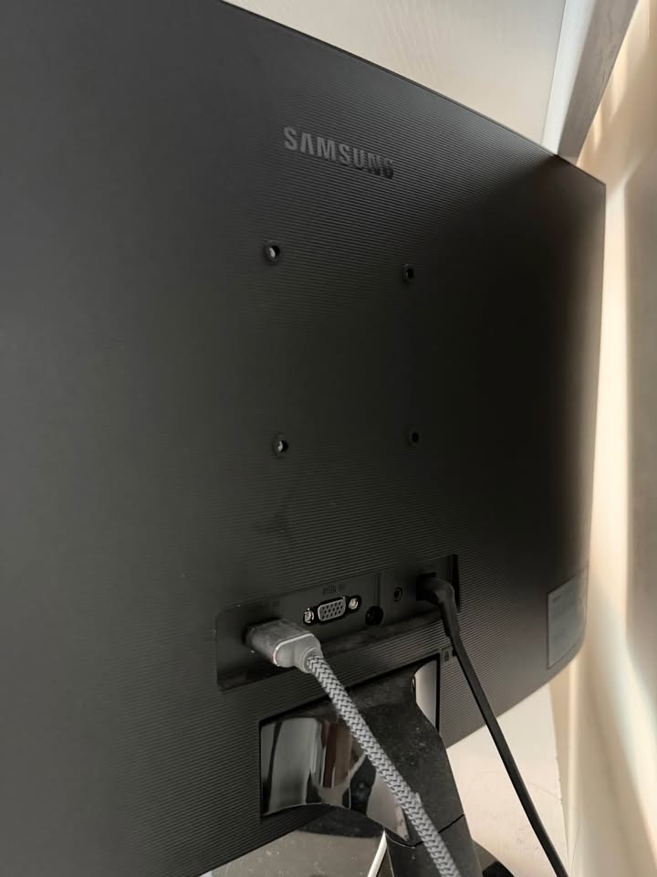 Samsung 24-Inch Curved Gaming Monitor - photo 2
