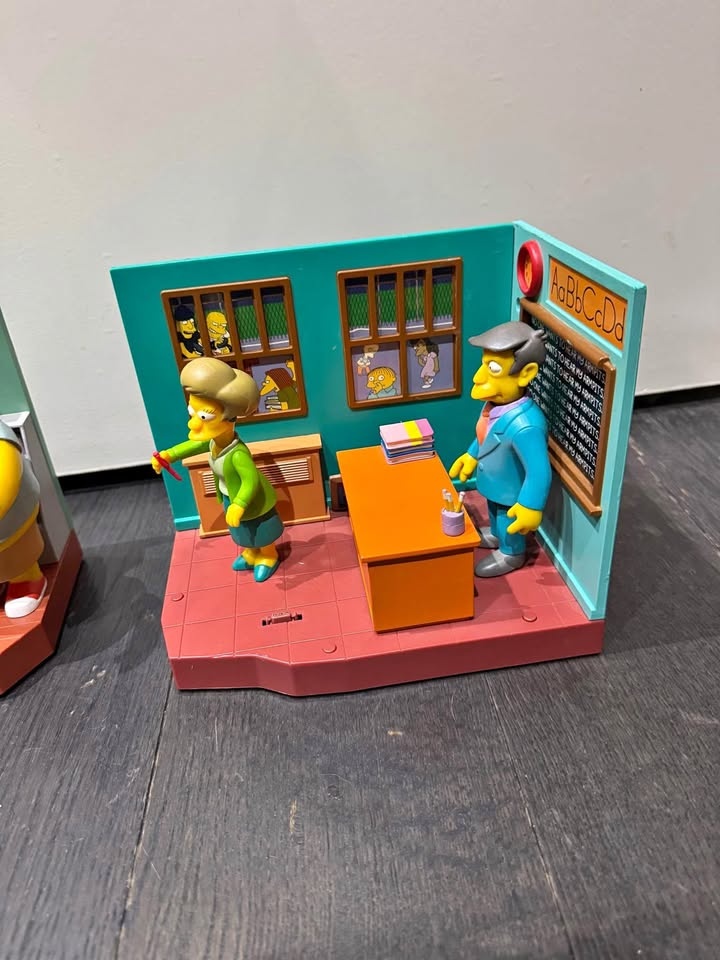 The Simpsons WoS Classroom Set – Skinner & Krabappel