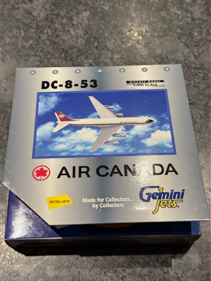 Gemini Jets Air Canada DC-8-53 (1:400 Diecast Model) - photo 3