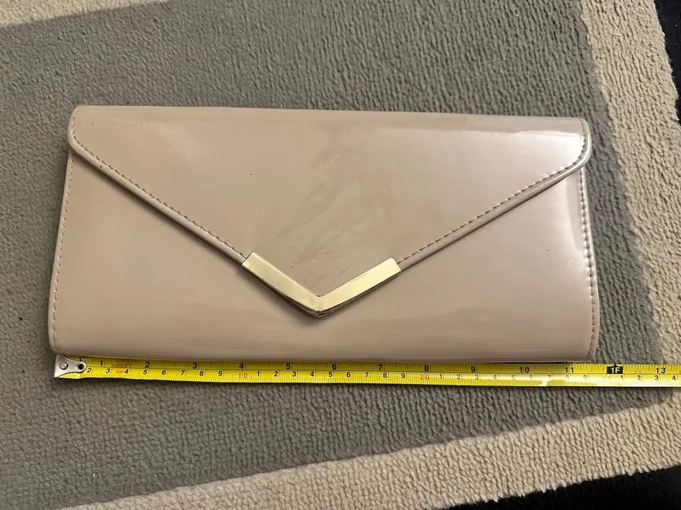 Aldo clutch
