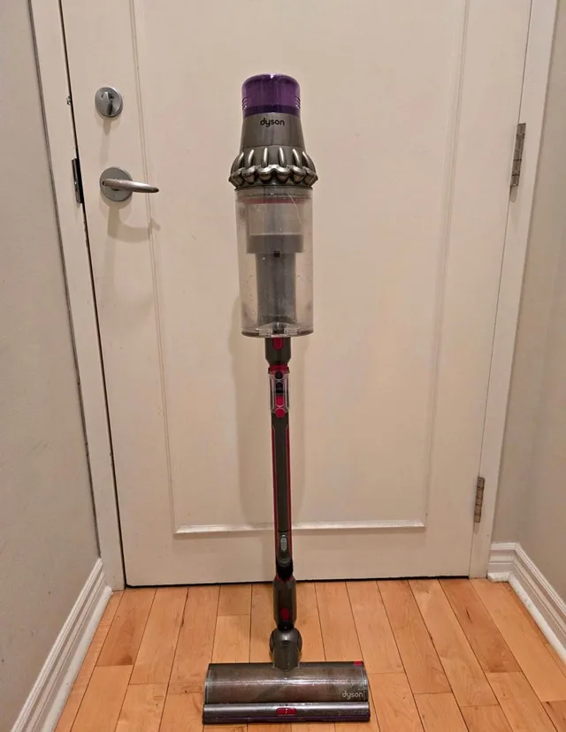dyson v11 outsize vacuum cleaner thumbnail