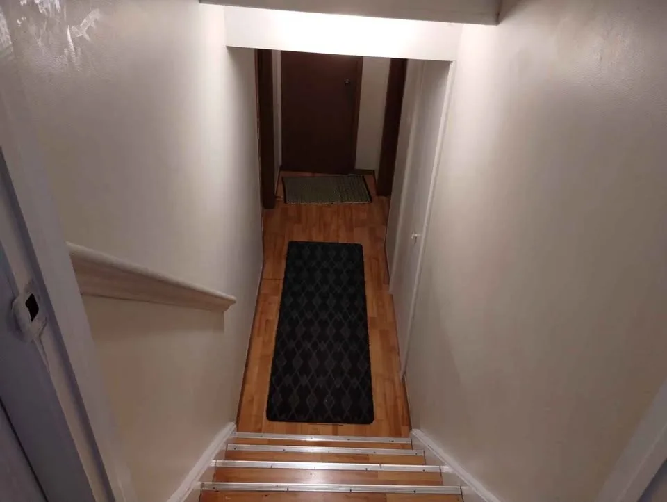 2 Beds 1 Bath - Apartment image indicator(5)