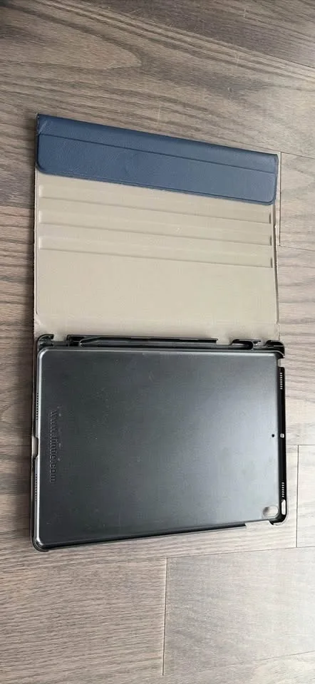 IPad Air 3rd Gen + pencil image indicator(4)