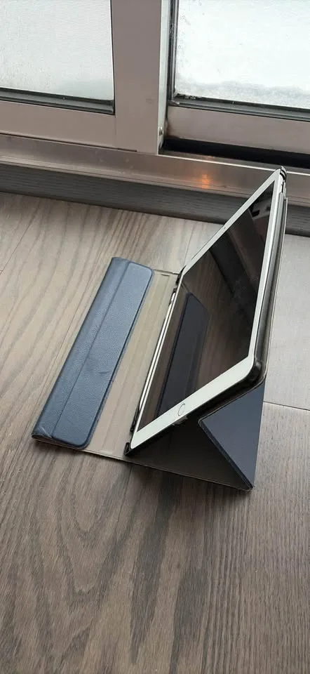 IPad Air 3rd Gen + pencil image indicator(5)