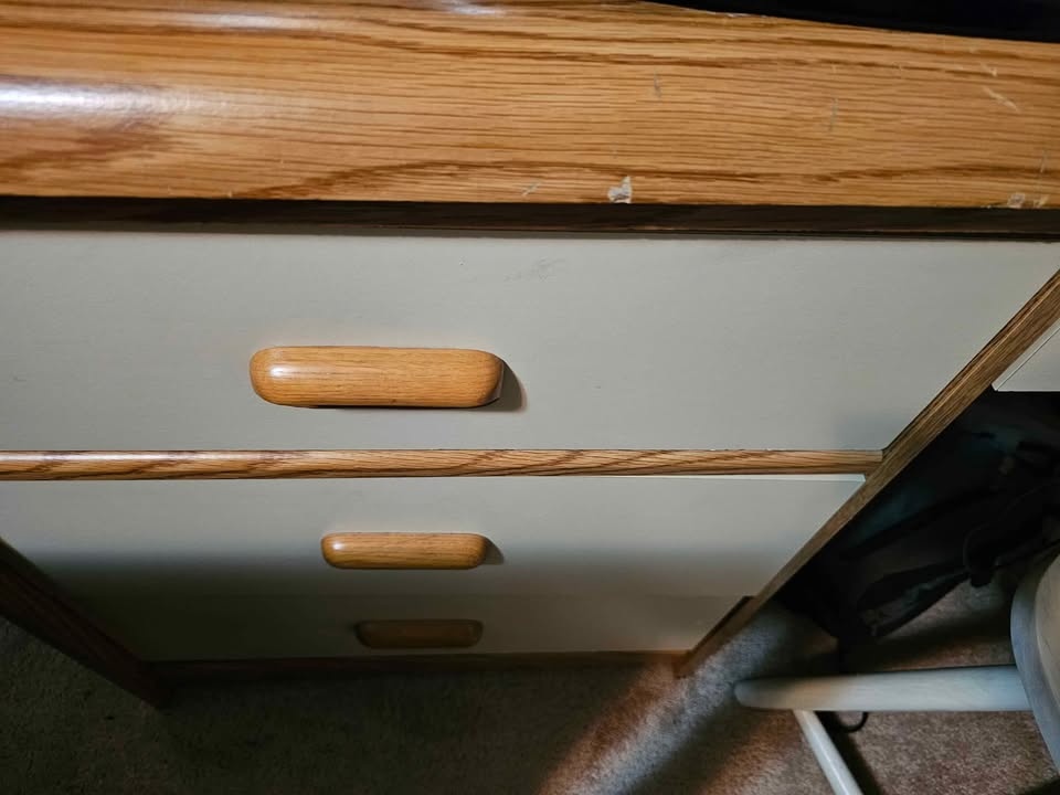 Desk For Sale - photo 3