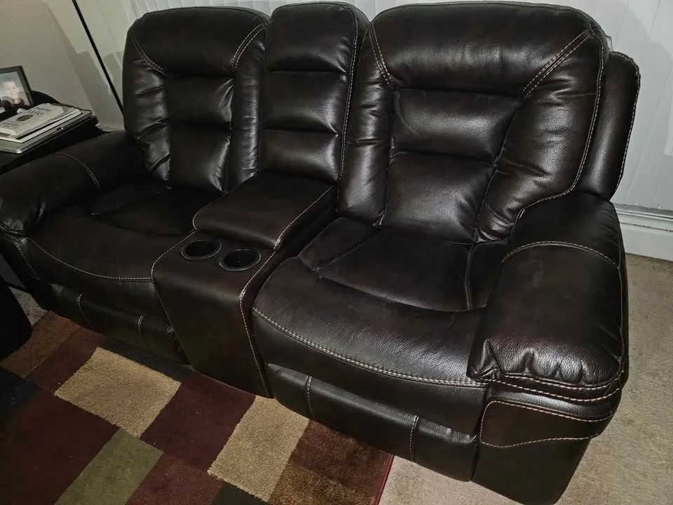 High-End Leo 78" Reclining Sofa and Loveseat Set image indicator(2)