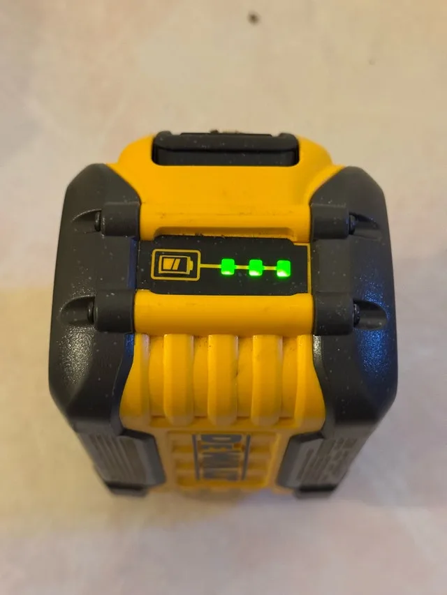 DEWALT 20V/60V MAX FLEXVOLT 9.0 AH Battery image indicator(3)