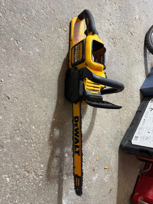 DEWALT 60V MAX FLEXVOLT Cordless Brushless 16-inch Ch