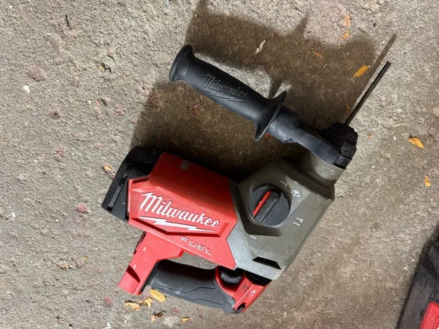 Milwaukee M18 1” Rotary Drill